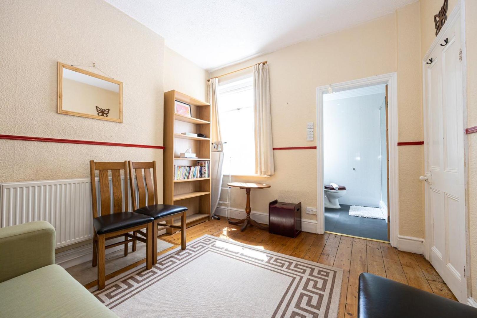 Guestready - Enchanting Life In Gorse Hill Manchester Exterior foto
