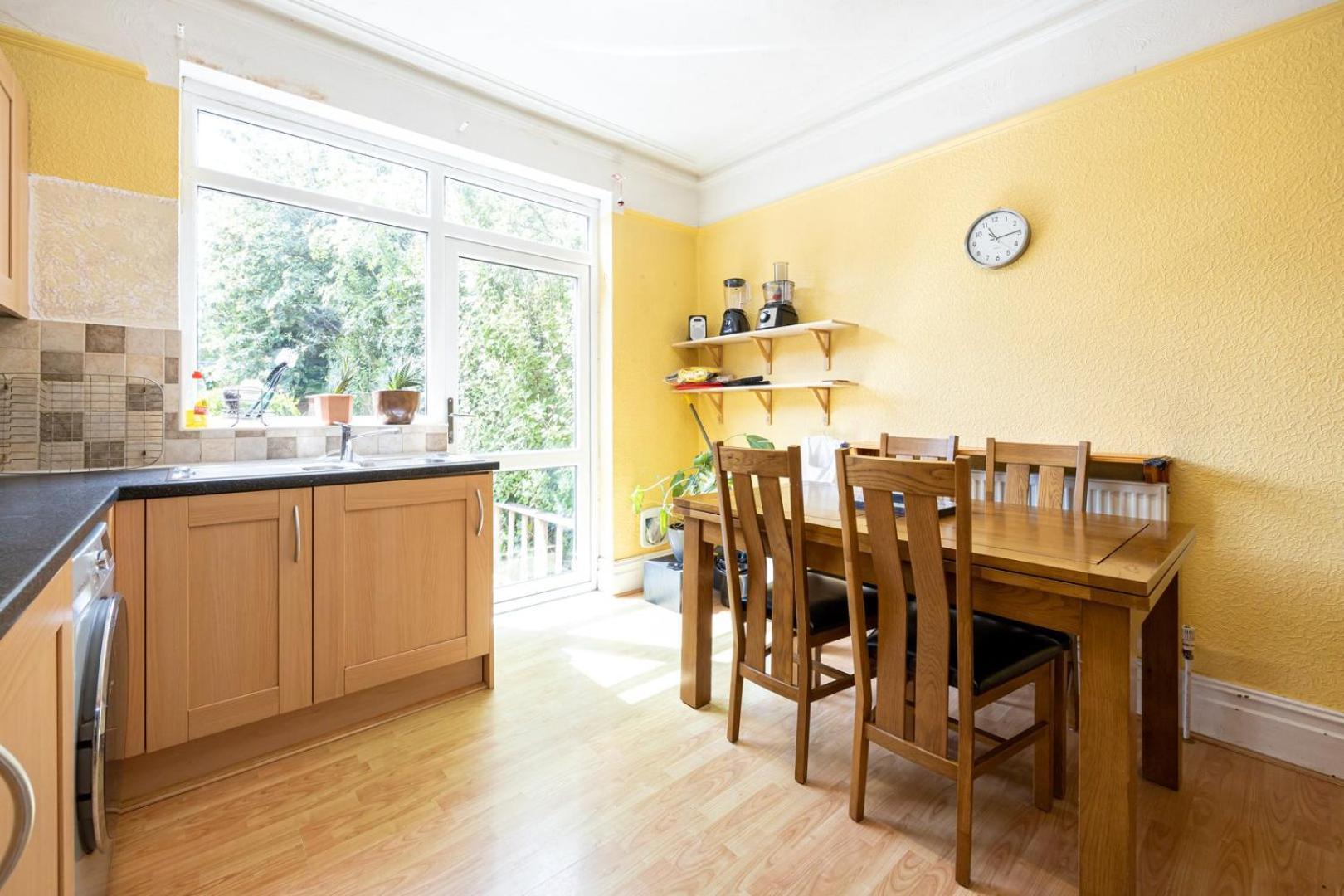 Guestready - Enchanting Life In Gorse Hill Manchester Exterior foto