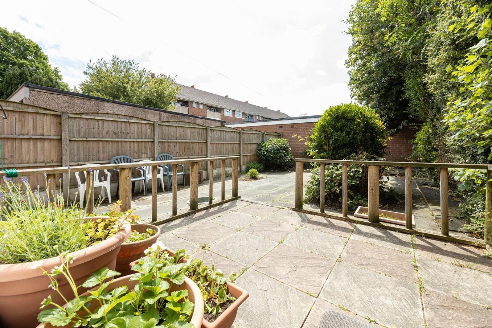 Guestready - Enchanting Life In Gorse Hill Manchester Exterior foto